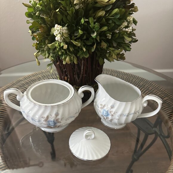 STYLE HOUSE Fine China CARILLON Sugar & Creamer Blue Roses Silver Trim Set Japan - Picture 3 of 4